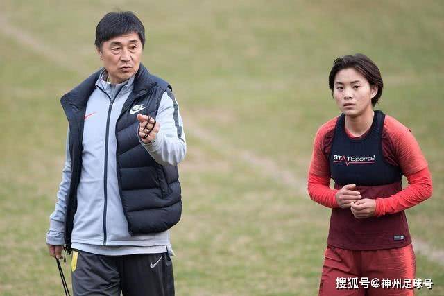 姜宇星仓促出手三分不中，第三节已过8分钟辽宁仅得4分4天前