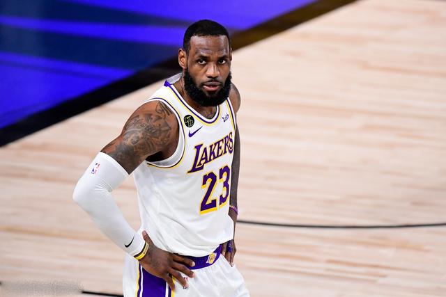 🏀广州力克同曦止5连败 徐昕21+11+4帽 J.Cole首秀三分5中0